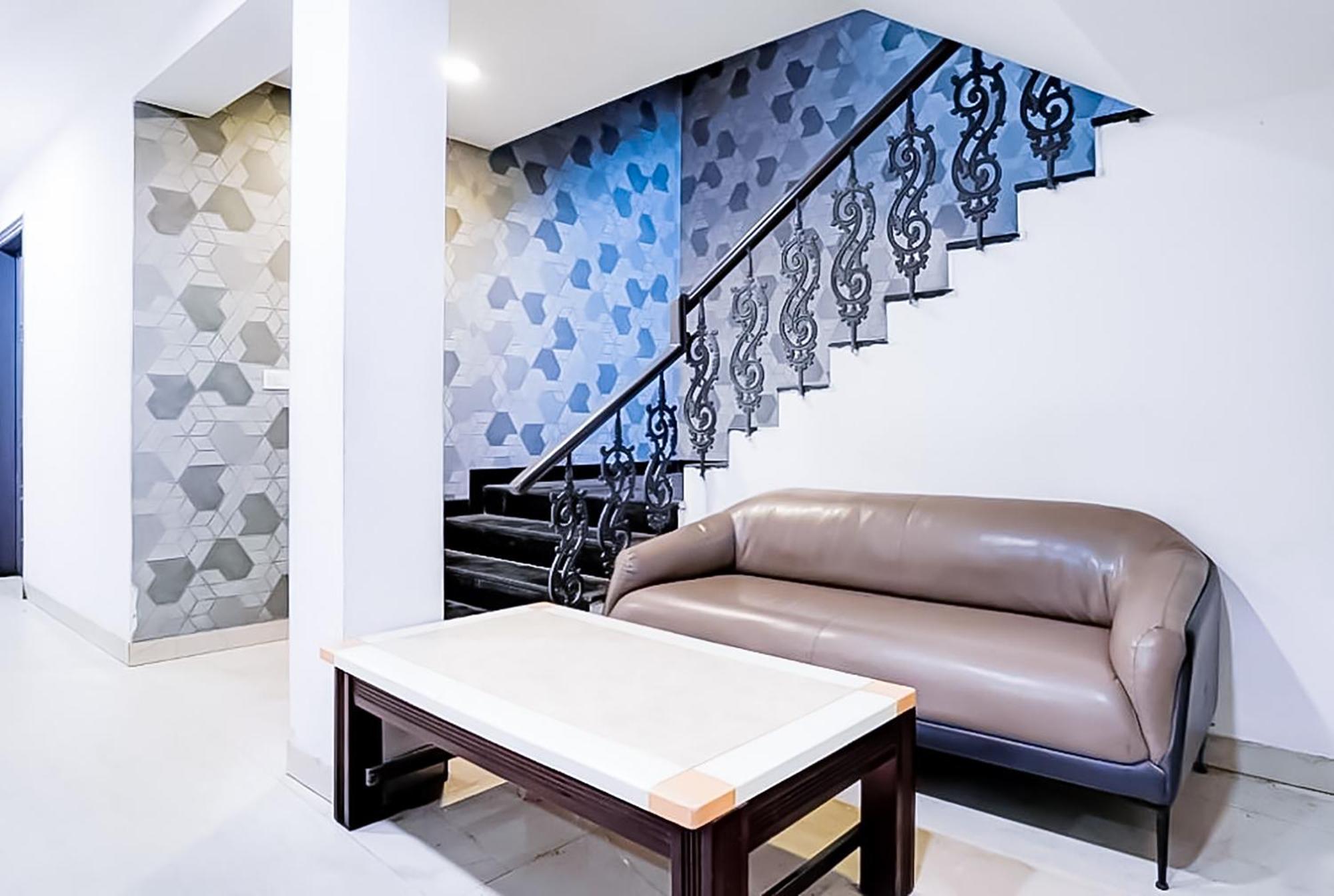 Family Rooms Inn - Shalimarbagh 뉴델리 외부 사진