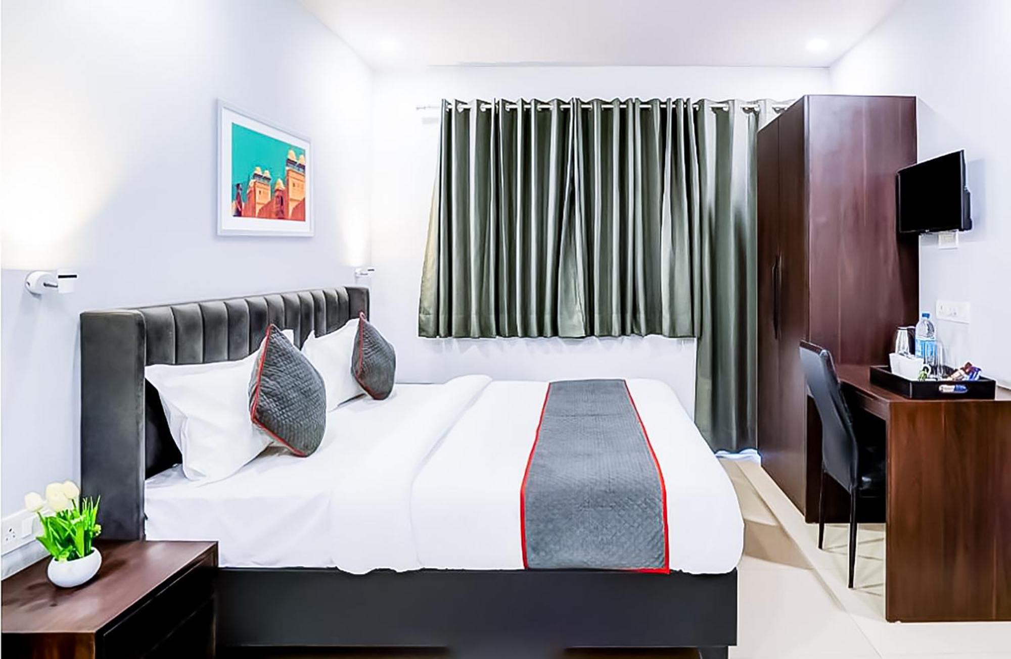 Family Rooms Inn - Shalimarbagh 뉴델리 외부 사진