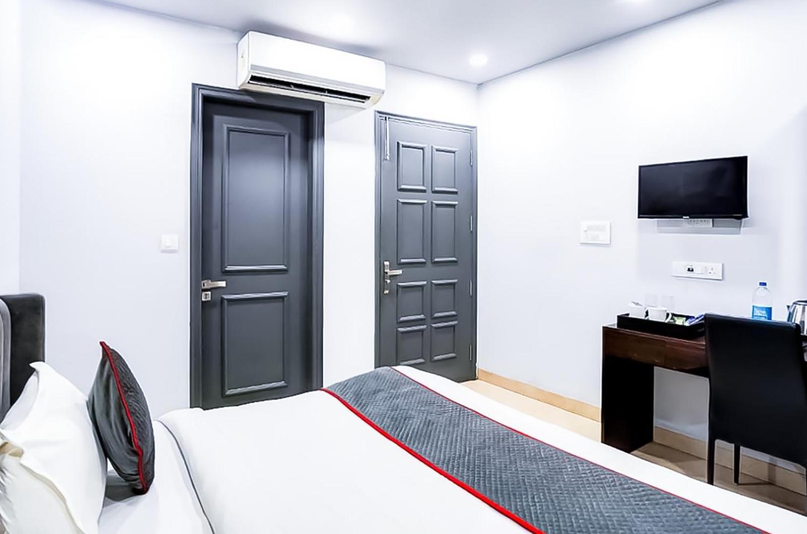 Family Rooms Inn - Shalimarbagh 뉴델리 외부 사진